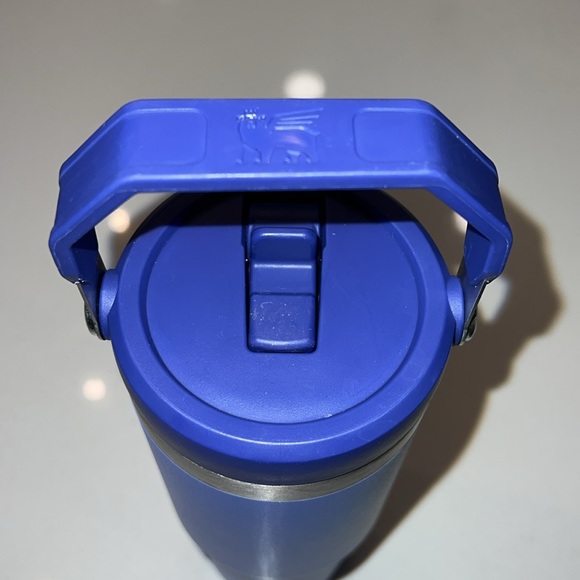 NWOT Stanley Iceflow Flip Straw Tumbler 30oz in Iris - Picture 2 of 4